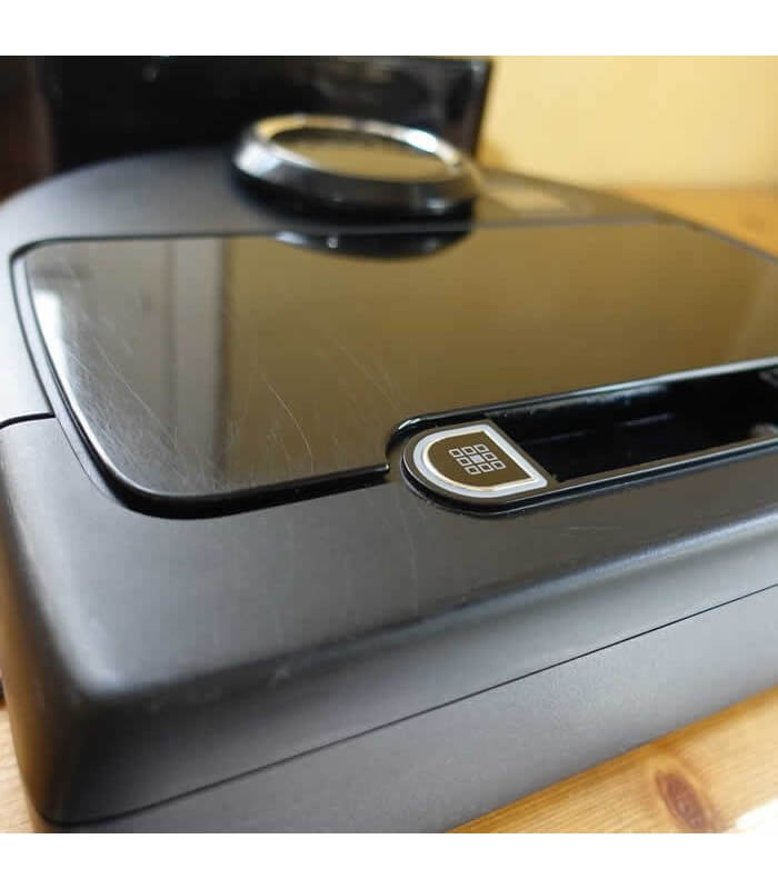 Neato DC02 Connected EX Top di gamma Usato Gar 12 Mesi